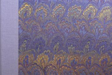 Blaues Marmorpapier und hellblauer Leinenrücken